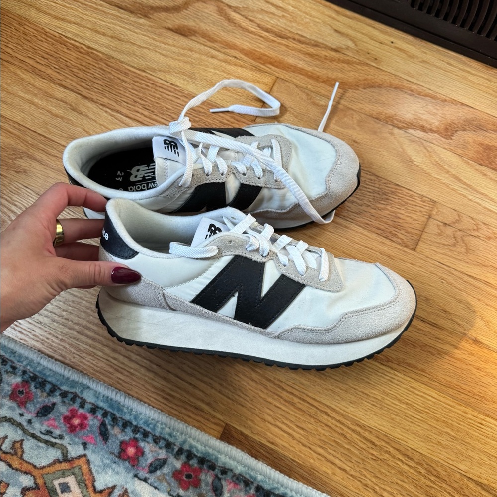 New Balance 237